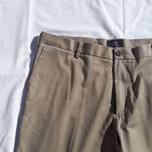 Dockers Signature Khaki pants - Picture 7 of 10